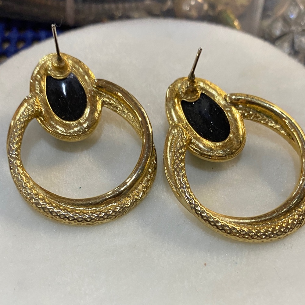 Vintage Black Oval Hoops - Picture 4 of 5